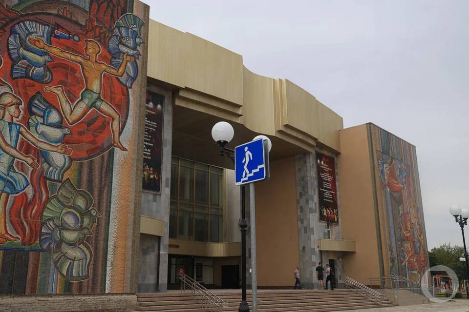 Посетители Волгоградского ТЮЗа увидят «Мир театральной сказки»