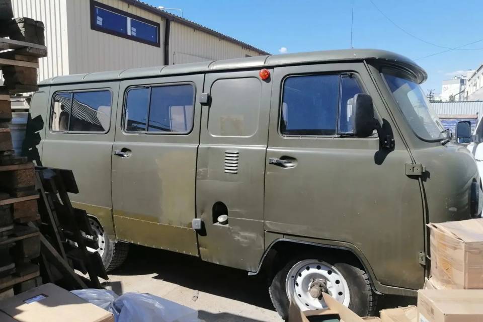 Более 100 тонн груза отправили из Волжского в зону СВО
