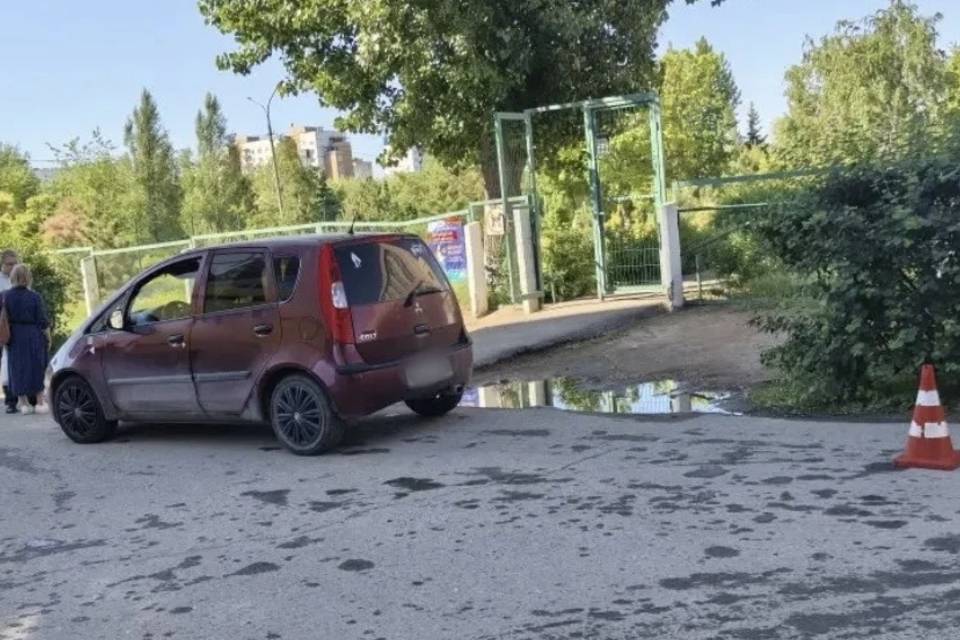 Mitsubishi наехал на 8-летнюю школьницу в Волжском