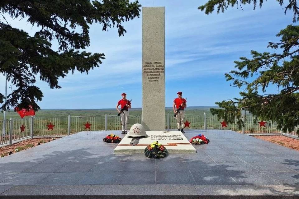 Воинский мемориал на высоте 180,9 открыли в станице под Волгоградом