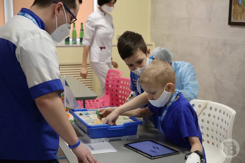 Волгоградские медики учатся спасать детей с помощью VR-технологий