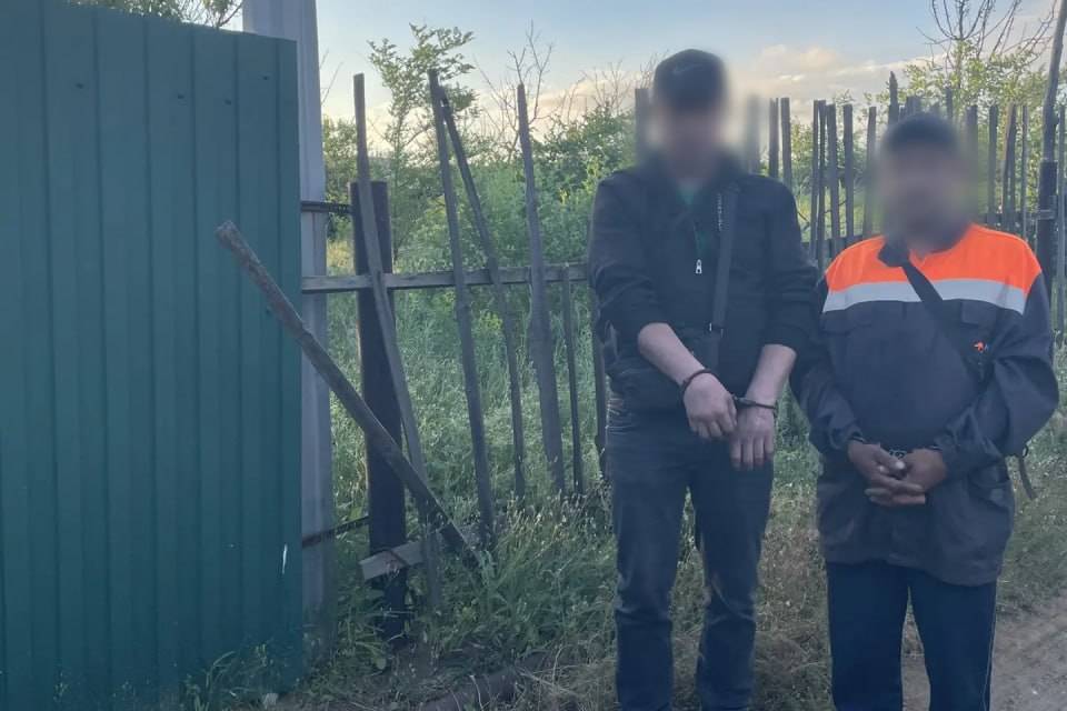 Двух мужчин у тайника с наркотиком задержали в Волгограде