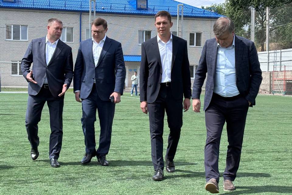 Генеральный секретарь РФС Максим Митрофанов посетил спортивную школу «Ротор»