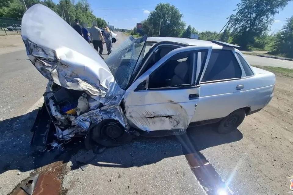 Трое пострадали в лобовом ДТП под Волгоградом