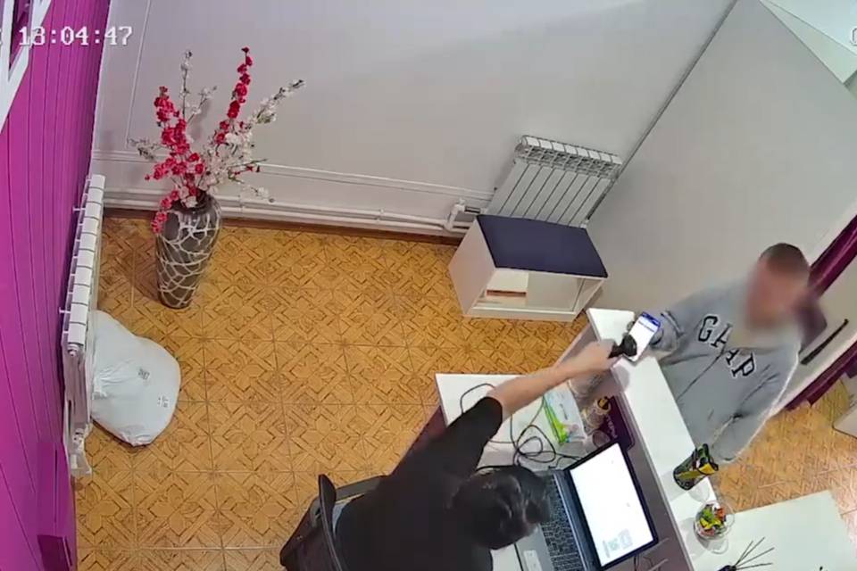 Против 17-летнего волжанина завели дело за кражу товаров из ПВЗ
