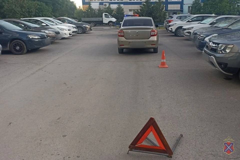 Иномарка наехала на 3-летнего мальчика в Волжском