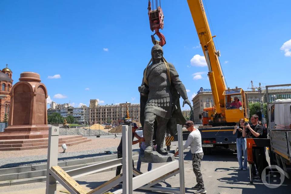 Скульптуру Александра Невского отправили на реставрацию в Волгограде