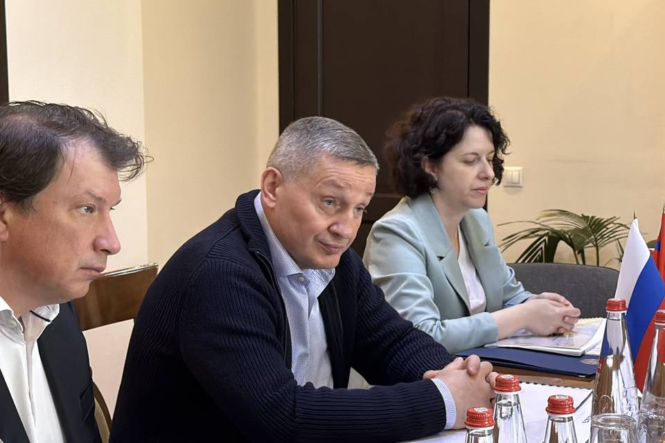 Бочаров обсудил в Москве проект туркластера на Сарпинском острове