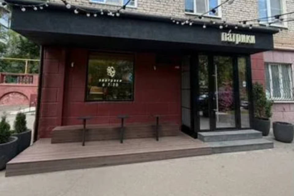 Кофейню "Патрики" в историческом доме на улице Чуйкова выставили на торги