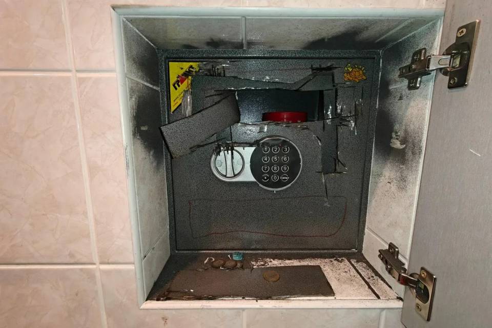 Задержан юноша, обчистивший сейф в чужой квартире в Волжском
