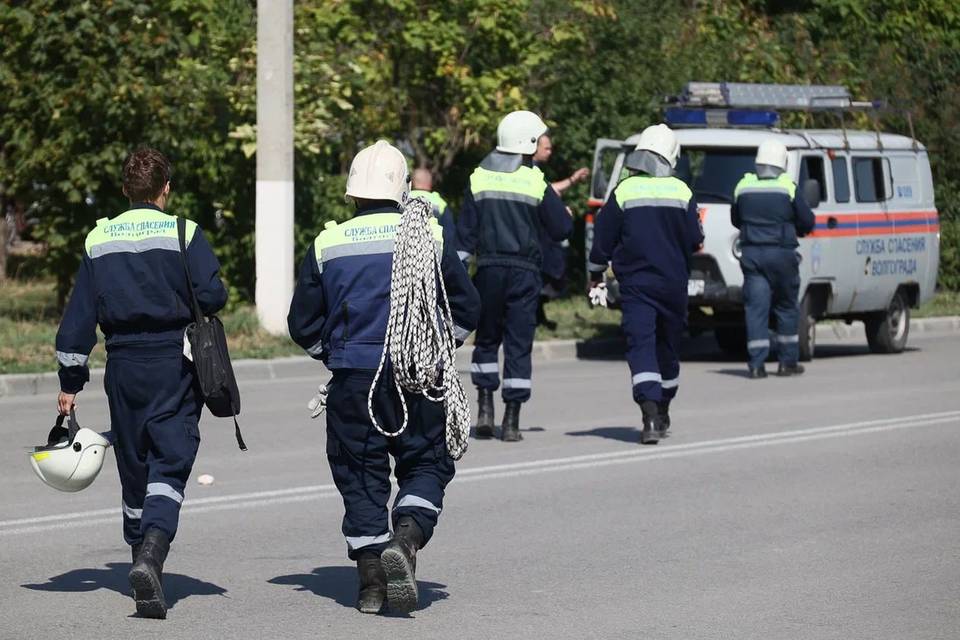 Под Волгоградом перевернулся и загорелся бензовоз
