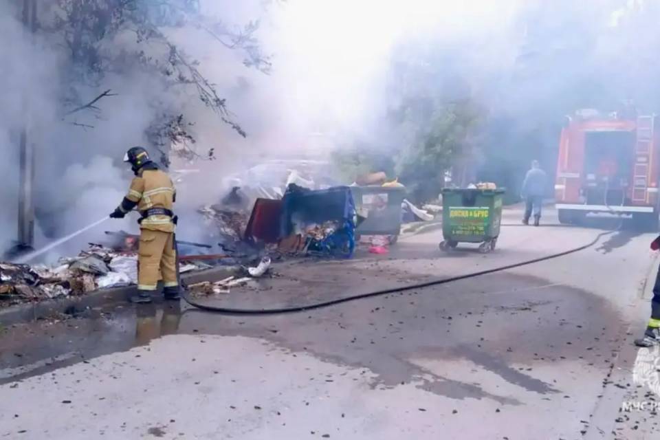 Возгорание мусора на 150 квадратах произошло на севере Волгограда