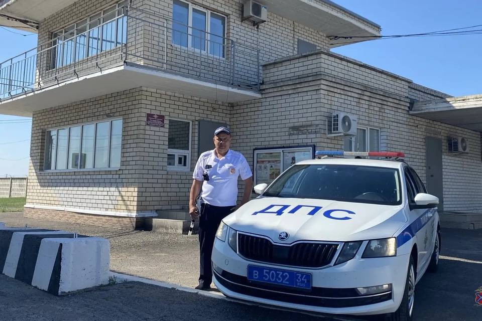 Инспектор ГАИ доставил роженицу в волгоградский роддом через пробки