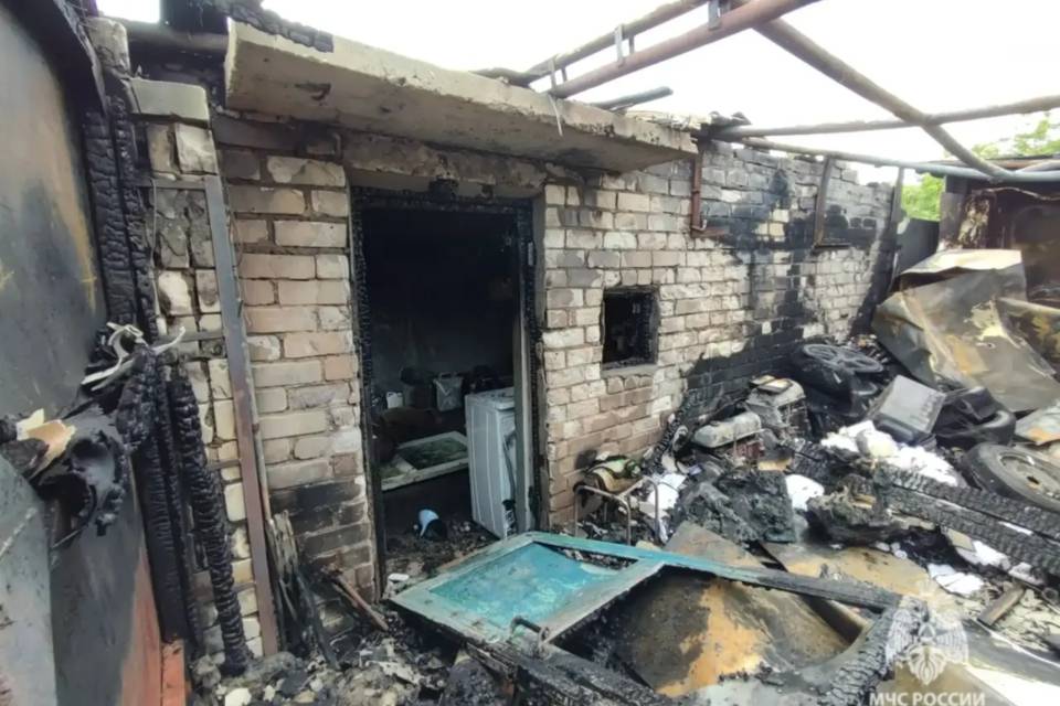 Три гаража за два дня сгорели в Волгограде