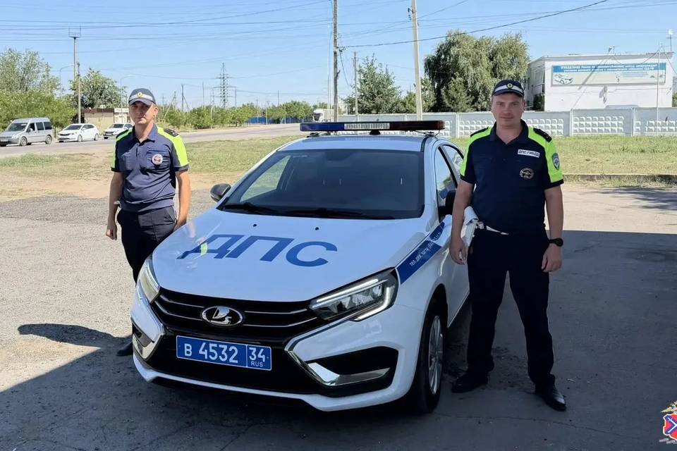 Таксиста спасли сотрудники ДПС под Волгоградом