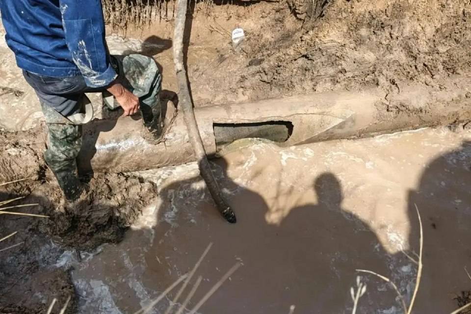 Вслед за светом в Старой Полтавке отключили воду