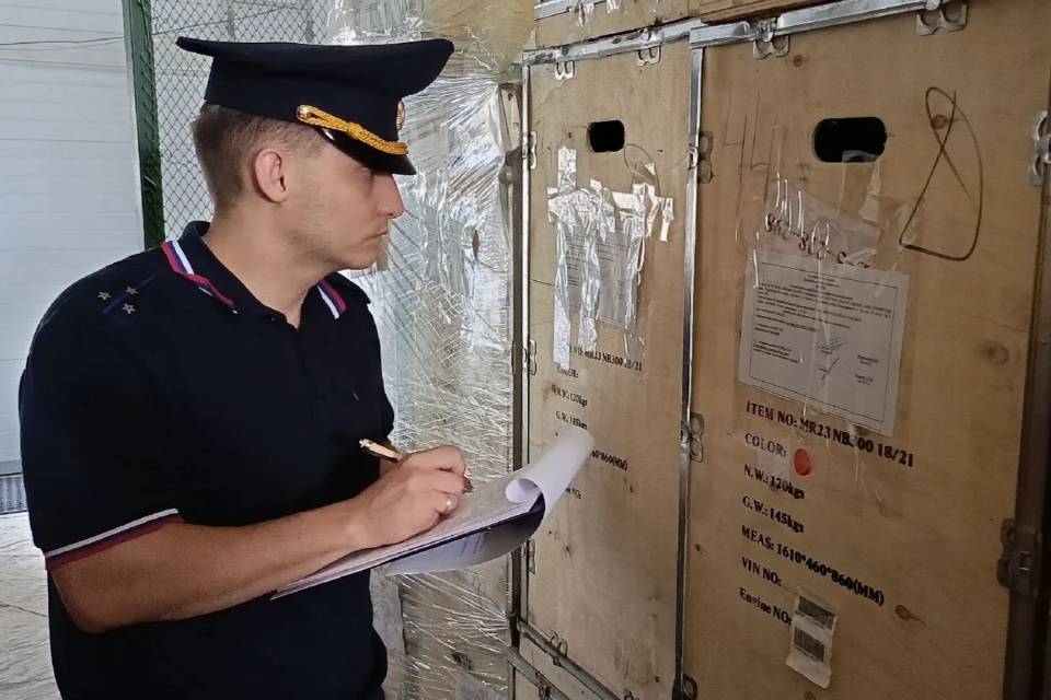 100 единиц мототехники передали волгоградские приставы Минобороны РФ