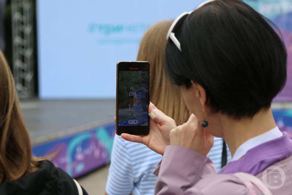 Нейросеть Kandinsky обучит роботов законам физики