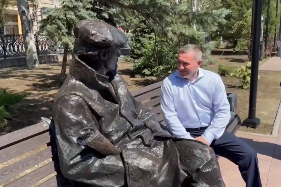 Губернатор и мэр Волгограда высоко оценили будущий сквер Говорухина