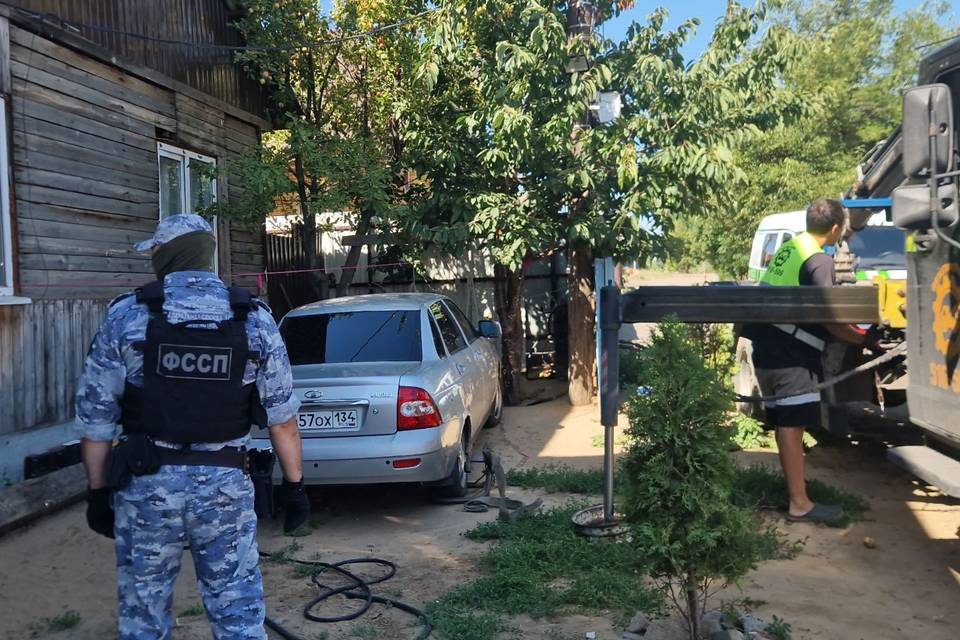 В Советском районе Волгограда у должников арестовали 18 автомобилей