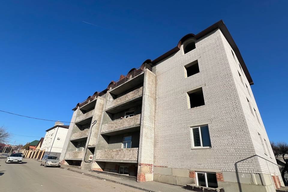 В Волгограде под контролем приставов снесли незаконный пятиэтажный дом