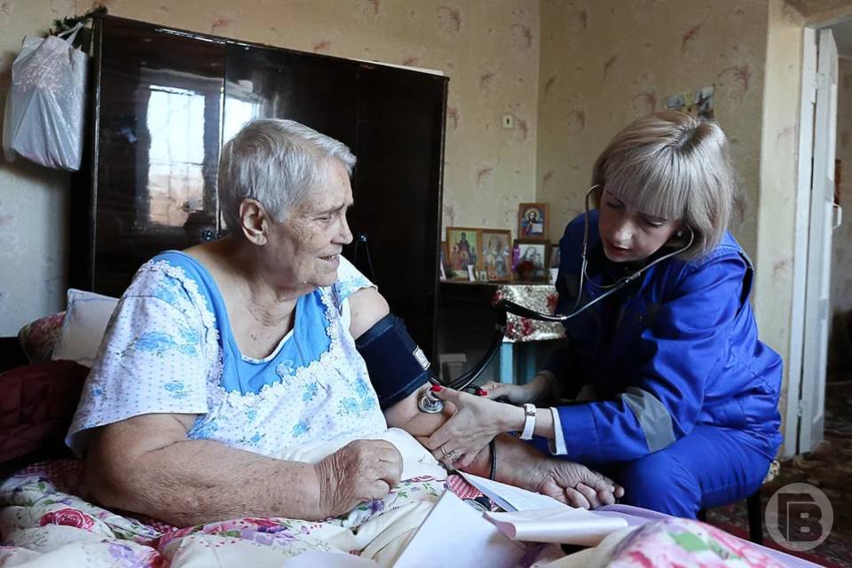 Больше 31 тысячи волгоградцев старше шестидесяти лет получают соцуслуги на дому