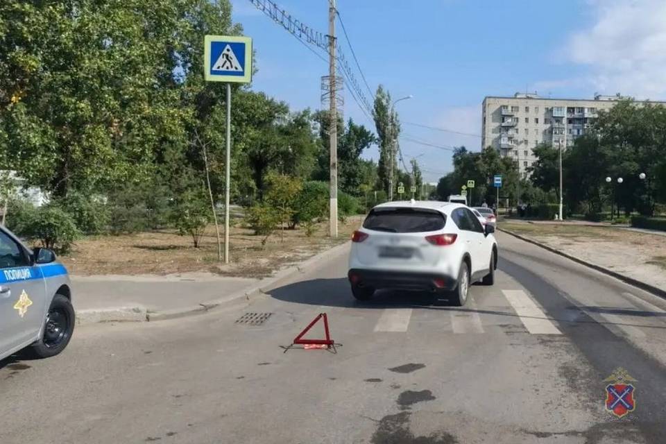 Взрослого с ребенком сбили в Волгограде