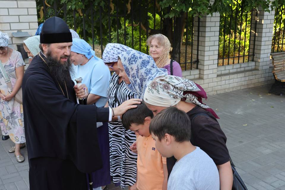 Верующие волгоградцы отмечают Преображение Господне