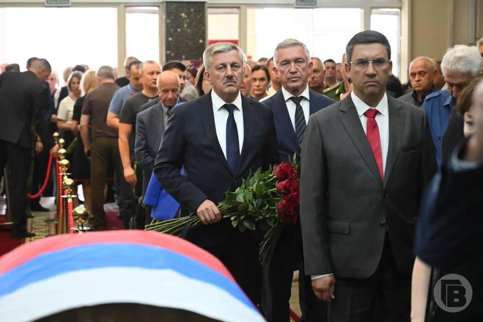 Марченко принял участие в церемонии прощания с Героем РФ Ростовщиковым