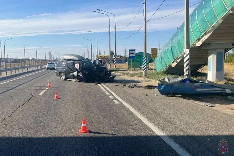 65-летний водитель и его 9-летний пассажир пострадали в ДТП под Волгоградом