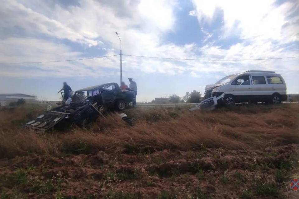 Один погиб, двое пострадали в лобовом ДТП под Волгоградом