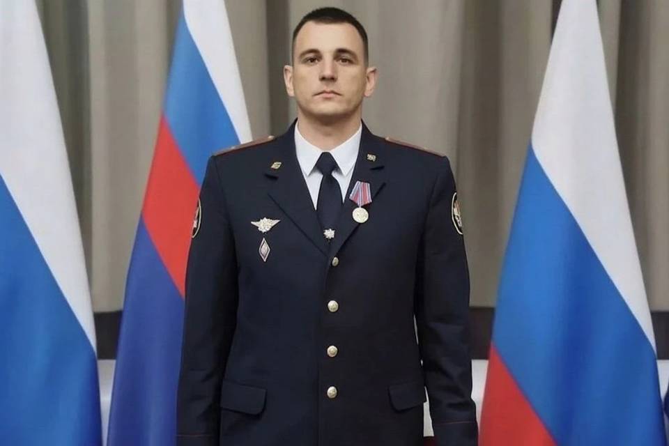 Сотрудника СИЗО наградили за спасение тонущего человека под Волгоградом