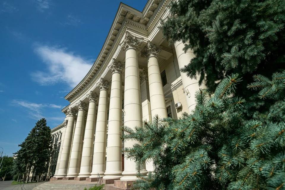 Андрей Бочаров поздравил Сергея Собянина с присвоением высокого звания герой Труда Российской Федерации