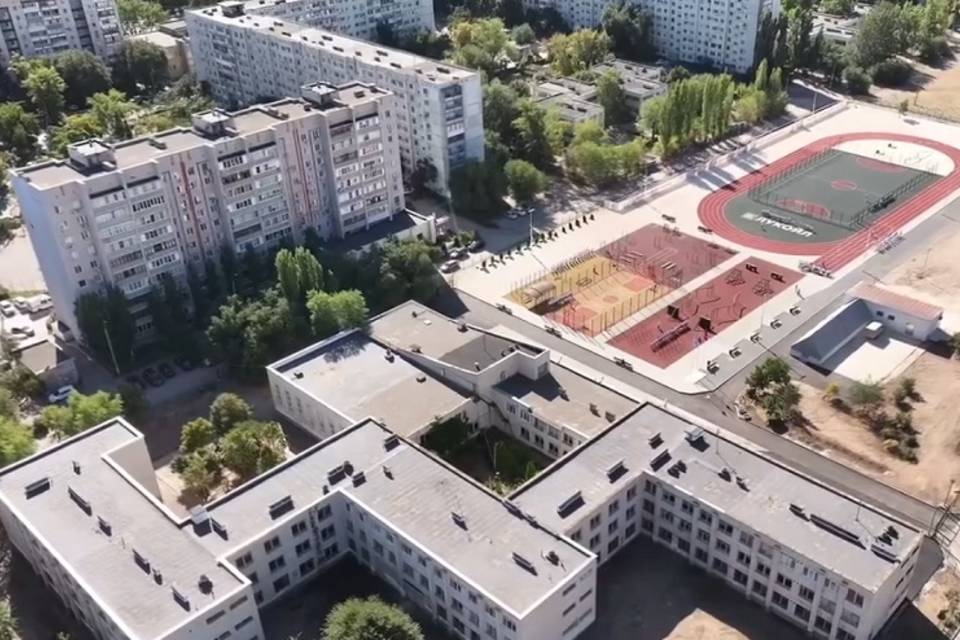 В волгоградской школе открылась новая спортивная площадка