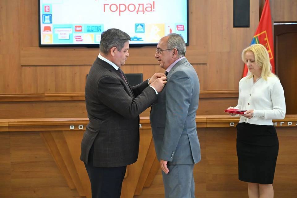 Николай Коробов стал заслуженным работником печати в Волгограде