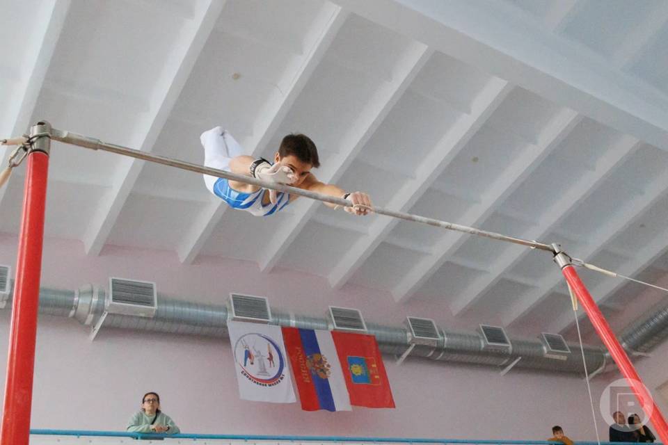 Волжский гимнаст выиграл бронзу Спартакиады народов России