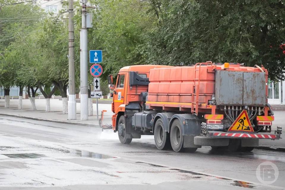 В Волгограде стартовала акция «Дорогу мусоровозу»