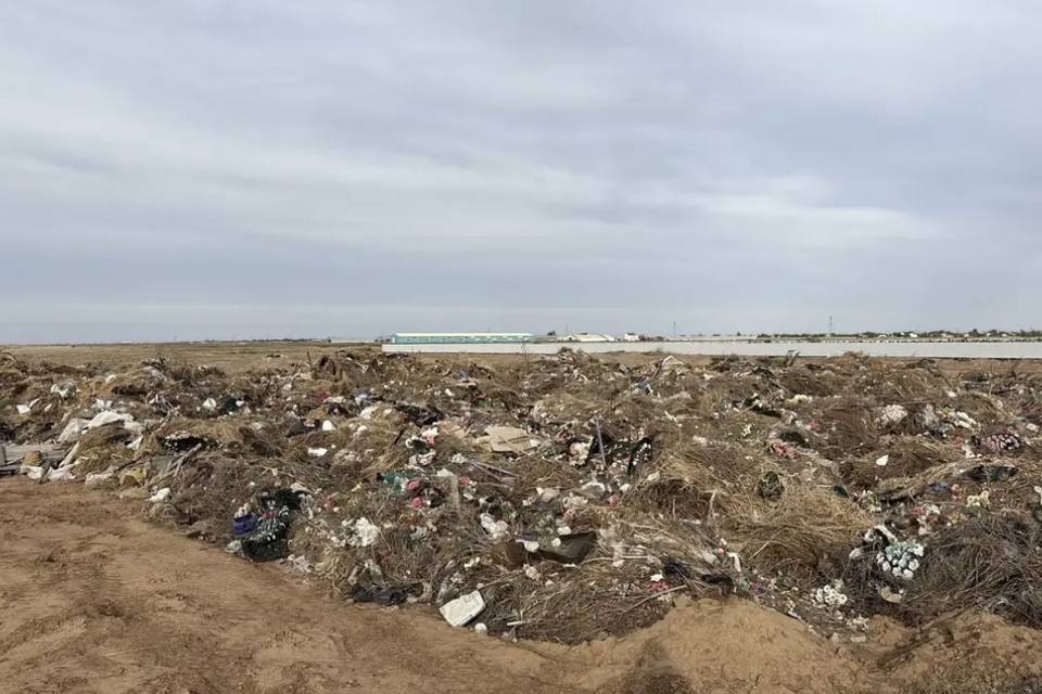 2 684 м² земли рядом с кладбищем в Волжском оказались под свалкой