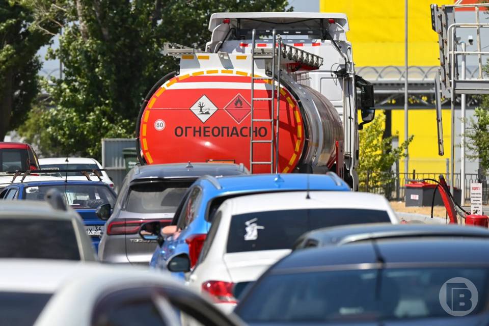 Волгоградские заправки не подняли цены на топливо за неделю