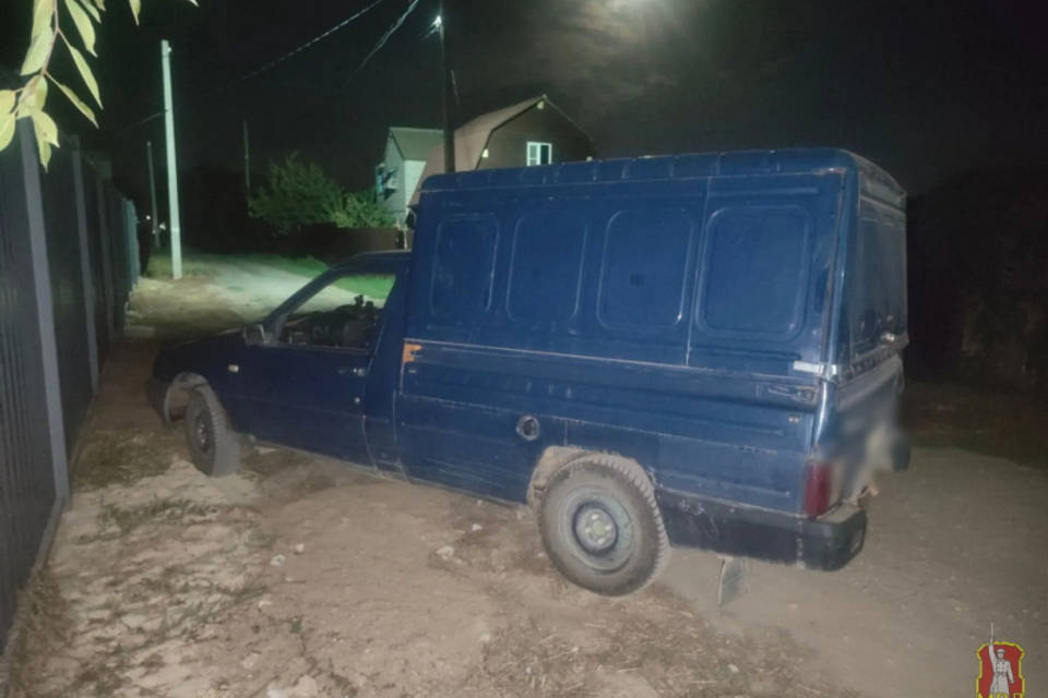 Автомобили ИЖ и Suzuki столкнулись в Волжском, пострадала женщина