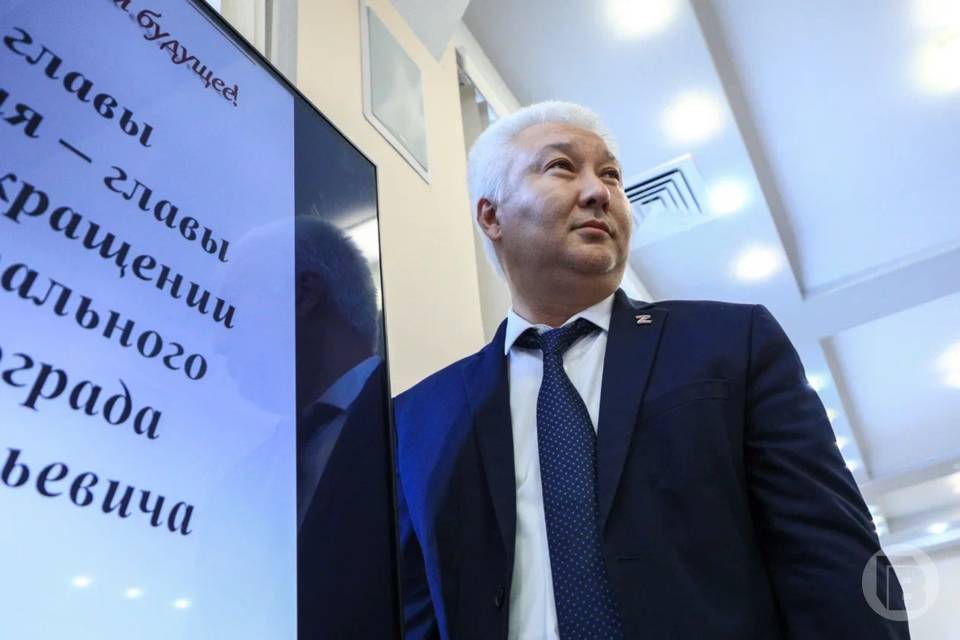Депутатам гордумы представили врио главы Волгограда Шафрана Тепшинова