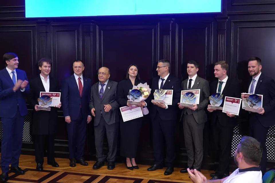 Волгоградка вошла в топ-6 призеров конкурса «Учитель года России»