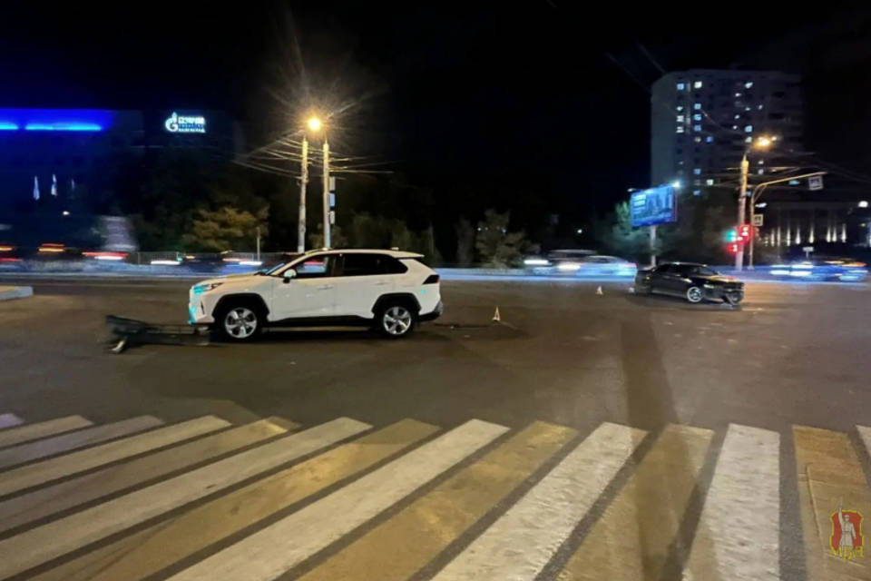 Две «Тойоты» столкнулись в Волгограде