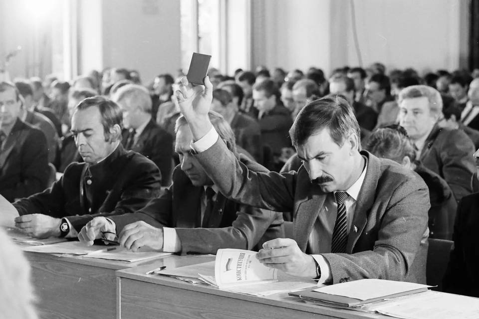 В Волгоградской областной думе вспомнили черный октябрь 1993 года