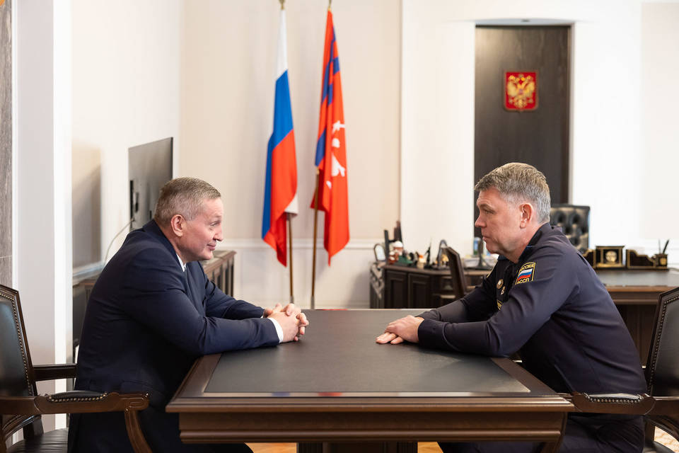 Губернатор Бочаров встретился с главным судебным приставом Аристовым