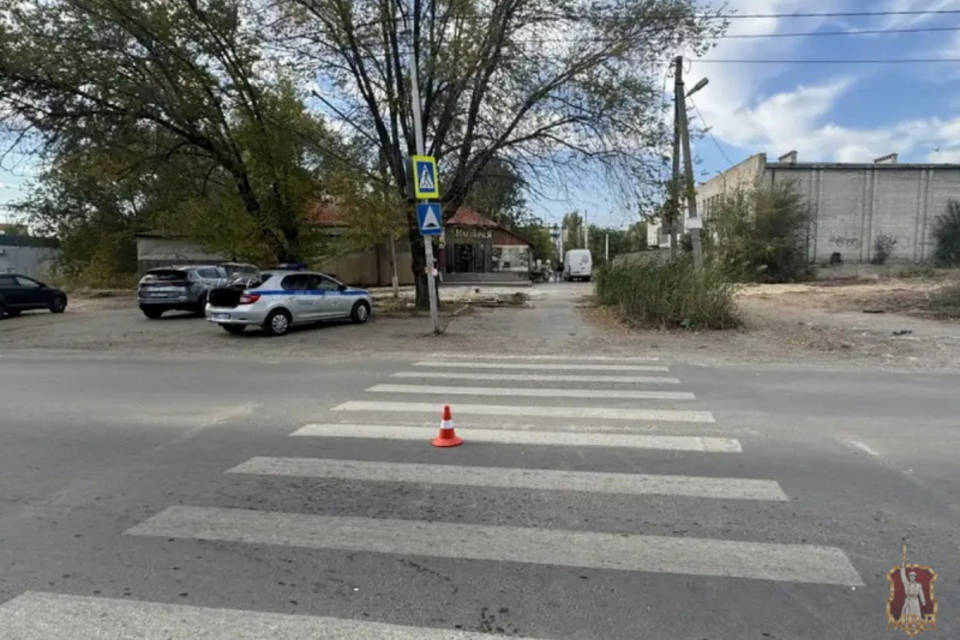 На юге Волгограда водитель сбил девушку и скрылся