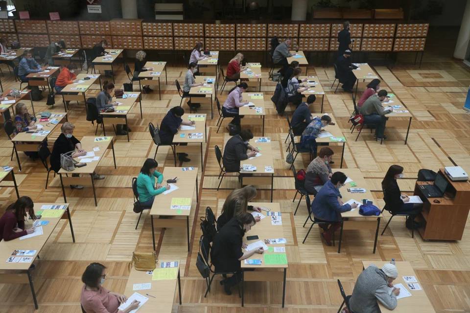 Волгоградцы узнали о допматериалах и оборудовании, разрешенных на ЕГЭ