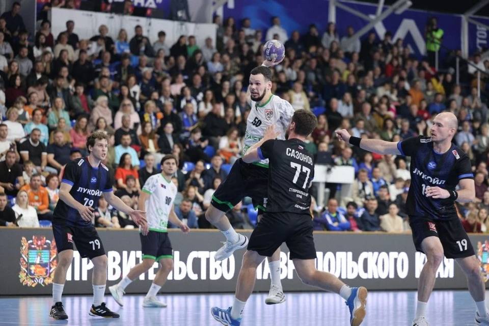 «Каустик» проиграл «Виктору» на выезде