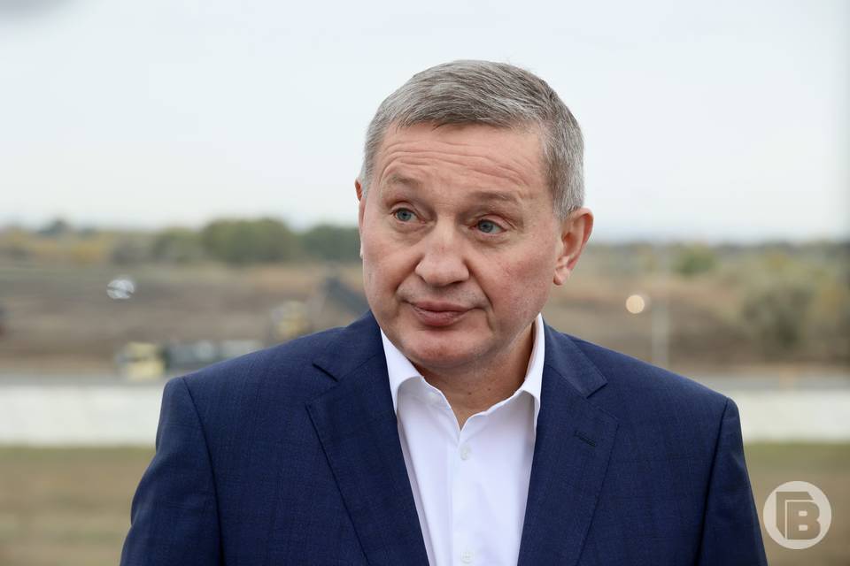 Губернатор Бочаров отметил 57-летие инспекцией второго этапа моста через Волгу