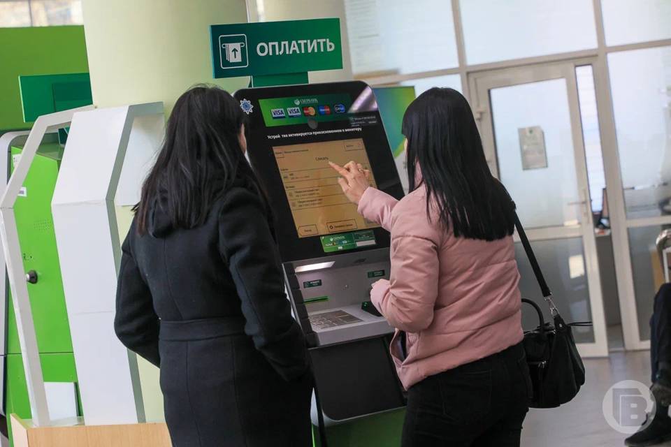 Волгоградец забрал себе оставленные в банкомате деньги